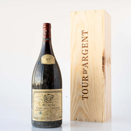 Elegance - Wooden case of a magnum Beaune 1er Cru "Clos des Ursules" aged in our cellar